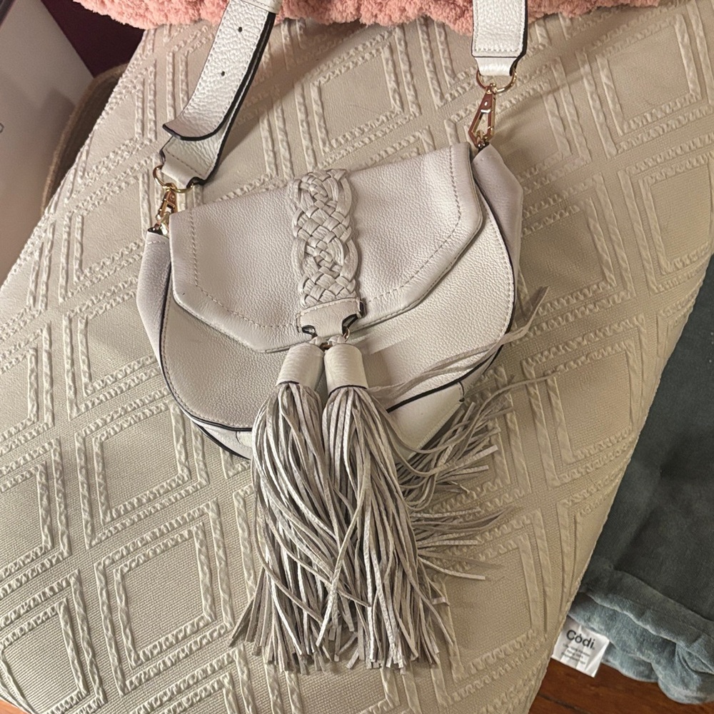 Elegant White Tassel Shoulder Bag